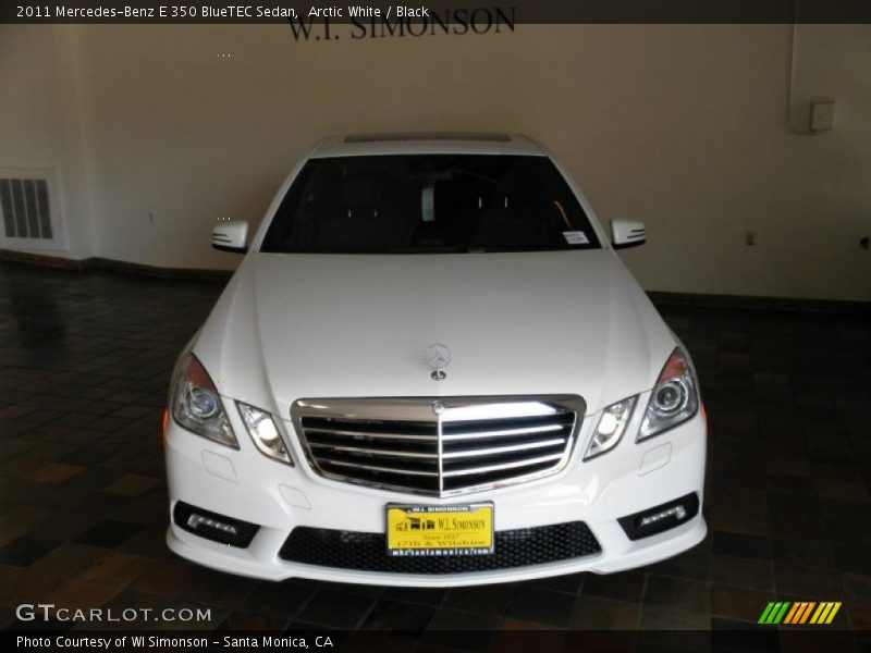 Arctic White / Black 2011 Mercedes-Benz E 350 BlueTEC Sedan