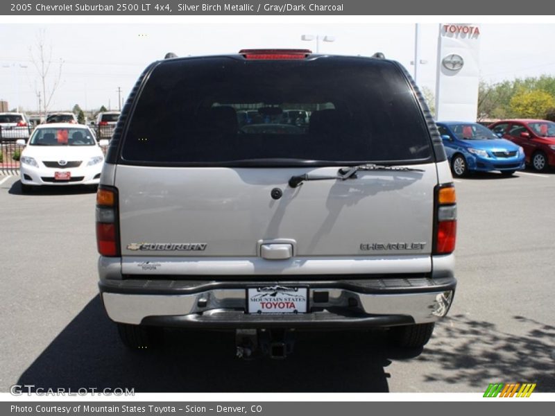 Silver Birch Metallic / Gray/Dark Charcoal 2005 Chevrolet Suburban 2500 LT 4x4