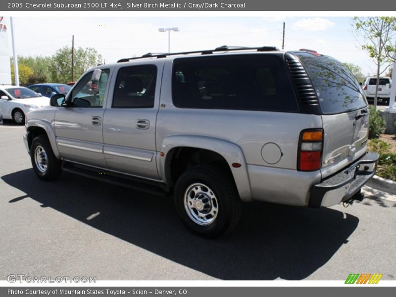 Silver Birch Metallic / Gray/Dark Charcoal 2005 Chevrolet Suburban 2500 LT 4x4