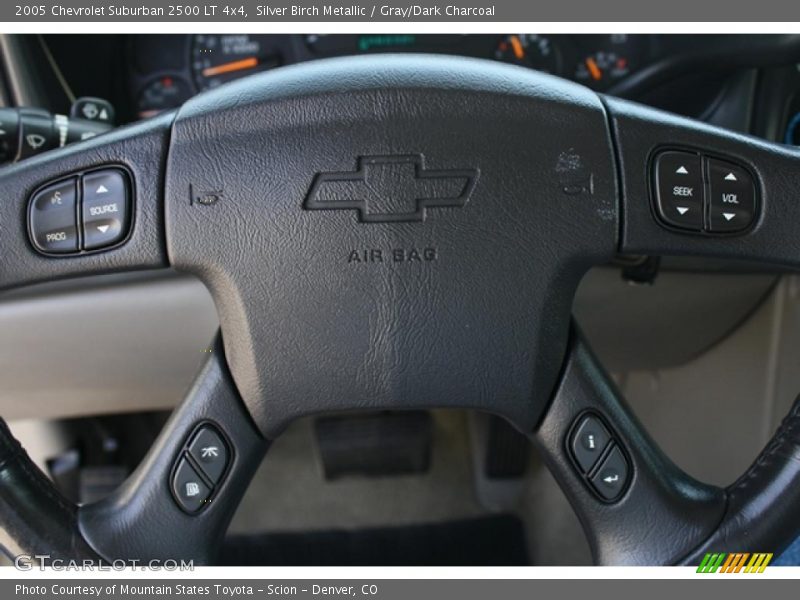 Controls of 2005 Suburban 2500 LT 4x4