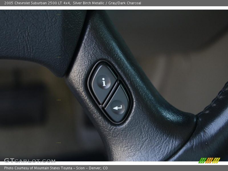 Controls of 2005 Suburban 2500 LT 4x4