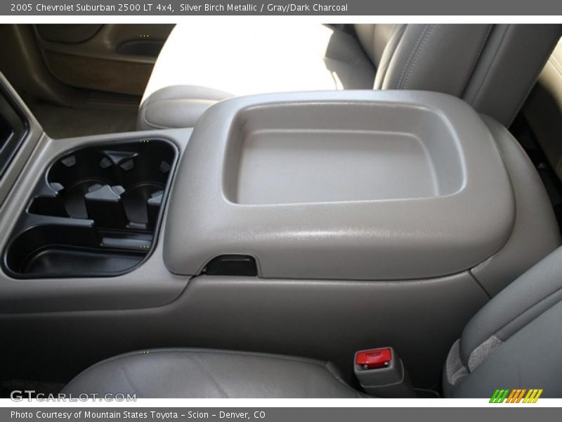 Silver Birch Metallic / Gray/Dark Charcoal 2005 Chevrolet Suburban 2500 LT 4x4