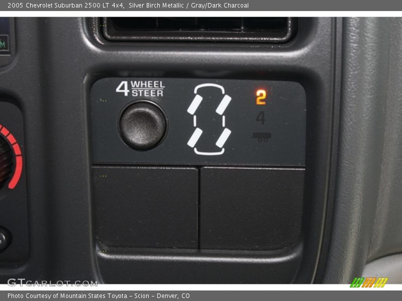 Silver Birch Metallic / Gray/Dark Charcoal 2005 Chevrolet Suburban 2500 LT 4x4