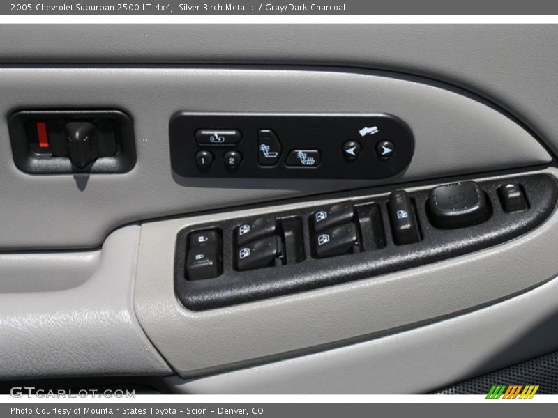 Controls of 2005 Suburban 2500 LT 4x4