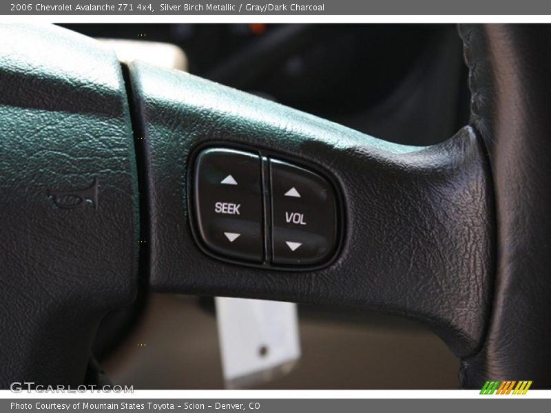 Silver Birch Metallic / Gray/Dark Charcoal 2006 Chevrolet Avalanche Z71 4x4