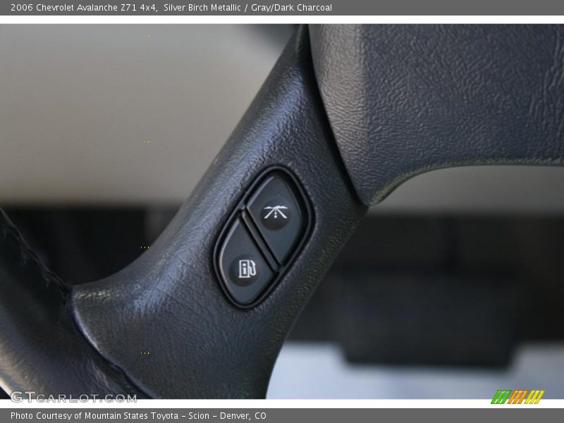 Silver Birch Metallic / Gray/Dark Charcoal 2006 Chevrolet Avalanche Z71 4x4