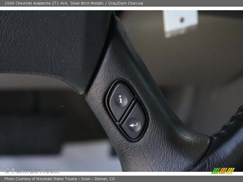 Silver Birch Metallic / Gray/Dark Charcoal 2006 Chevrolet Avalanche Z71 4x4