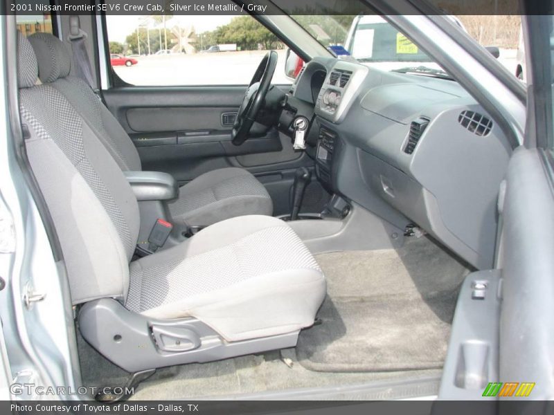 Silver Ice Metallic / Gray 2001 Nissan Frontier SE V6 Crew Cab