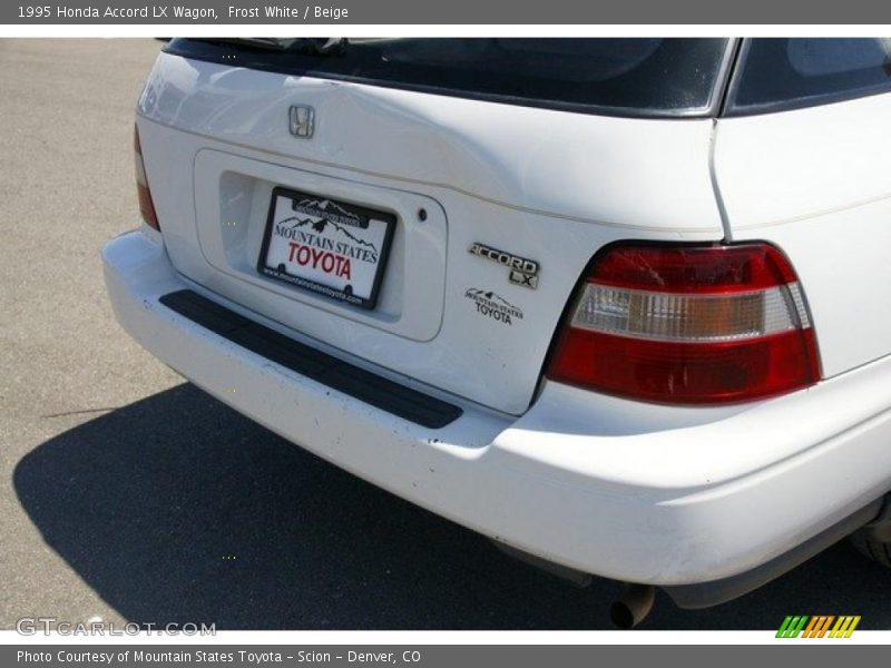 Frost White / Beige 1995 Honda Accord LX Wagon