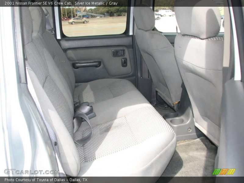 Silver Ice Metallic / Gray 2001 Nissan Frontier SE V6 Crew Cab