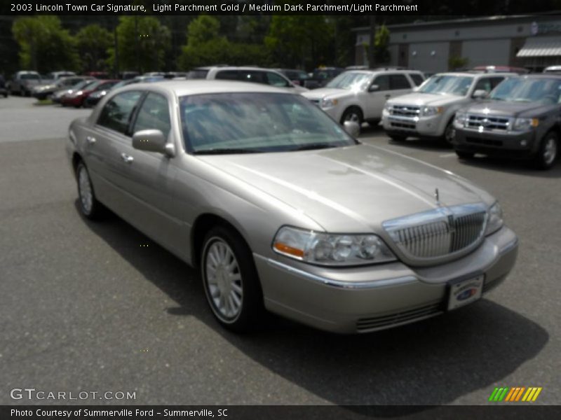 Light Parchment Gold / Medium Dark Parchment/Light Parchment 2003 Lincoln Town Car Signature