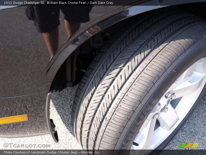 Brilliant Black Crystal Pearl / Dark Slate Gray 2011 Dodge Challenger SE