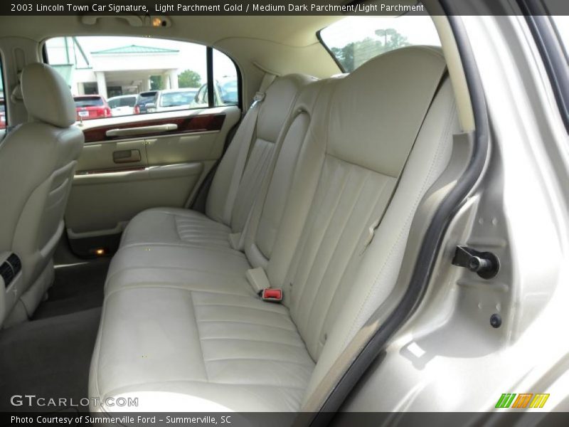 Light Parchment Gold / Medium Dark Parchment/Light Parchment 2003 Lincoln Town Car Signature