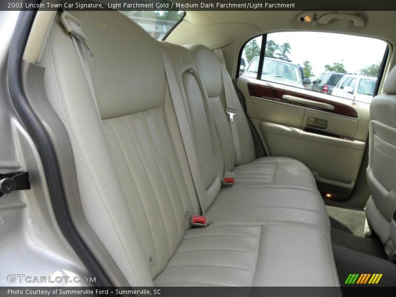 Light Parchment Gold / Medium Dark Parchment/Light Parchment 2003 Lincoln Town Car Signature