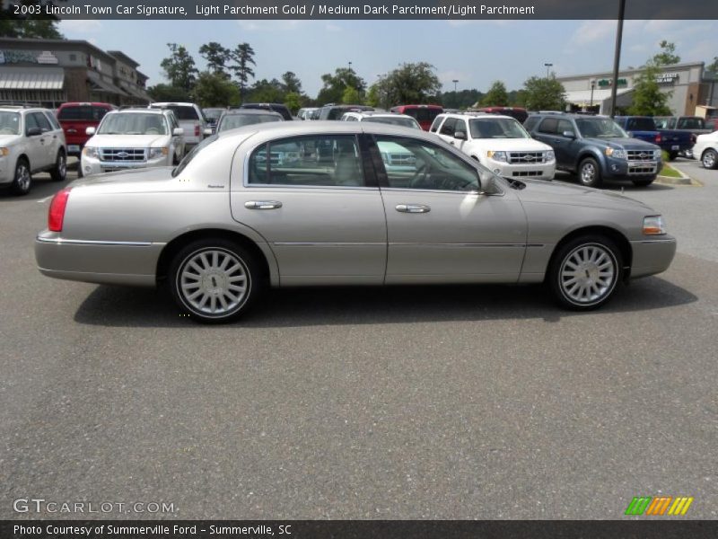 Light Parchment Gold / Medium Dark Parchment/Light Parchment 2003 Lincoln Town Car Signature