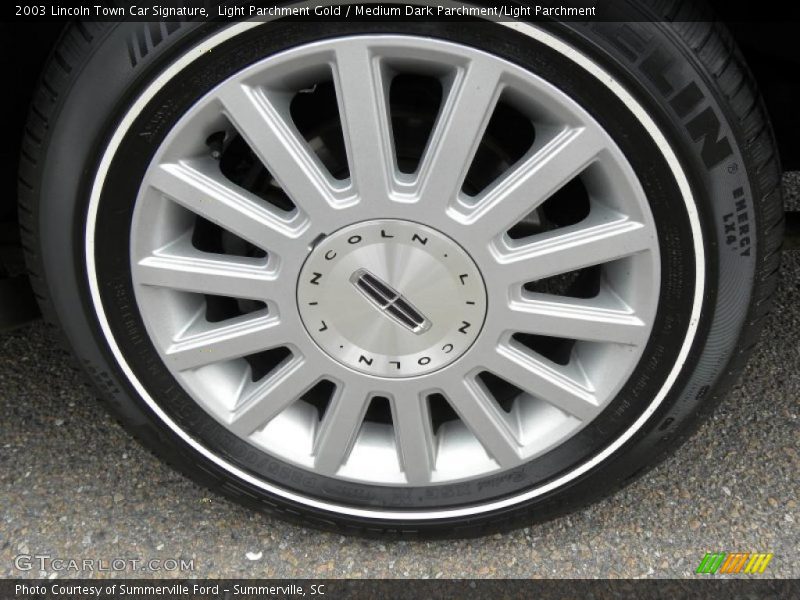 Light Parchment Gold / Medium Dark Parchment/Light Parchment 2003 Lincoln Town Car Signature