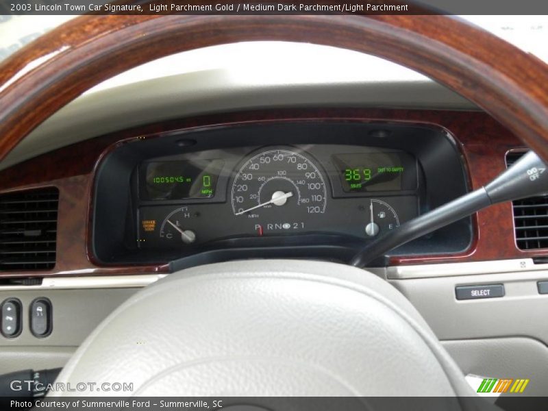 Light Parchment Gold / Medium Dark Parchment/Light Parchment 2003 Lincoln Town Car Signature