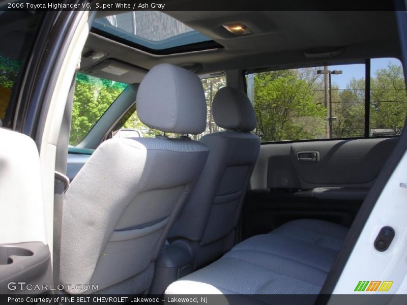 Super White / Ash Gray 2006 Toyota Highlander V6