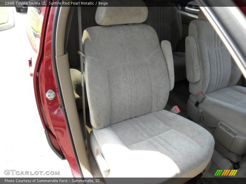 Sunfire Red Pearl Metallic / Beige 1998 Toyota Sienna LE