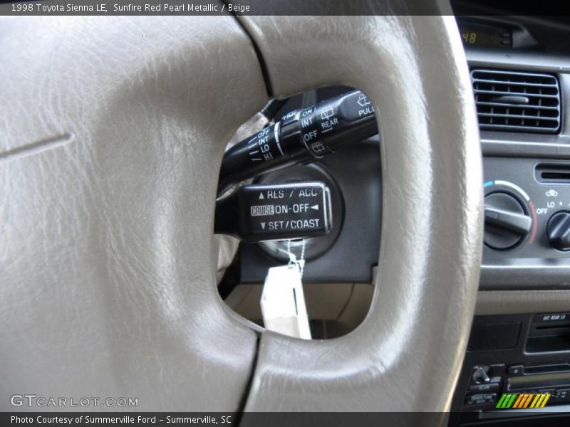 Sunfire Red Pearl Metallic / Beige 1998 Toyota Sienna LE