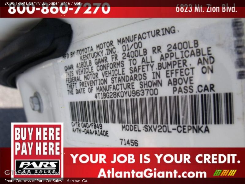 Super White / Oak 2000 Toyota Camry LE