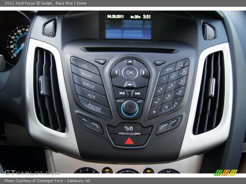 Controls of 2012 Focus SE Sedan