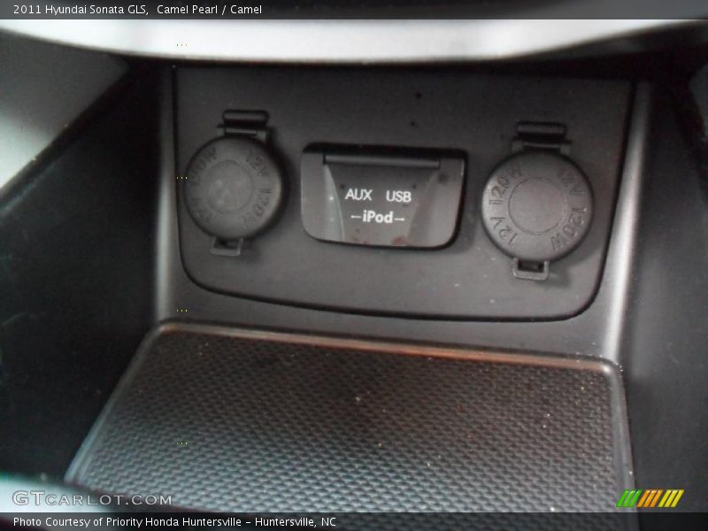 Camel Pearl / Camel 2011 Hyundai Sonata GLS