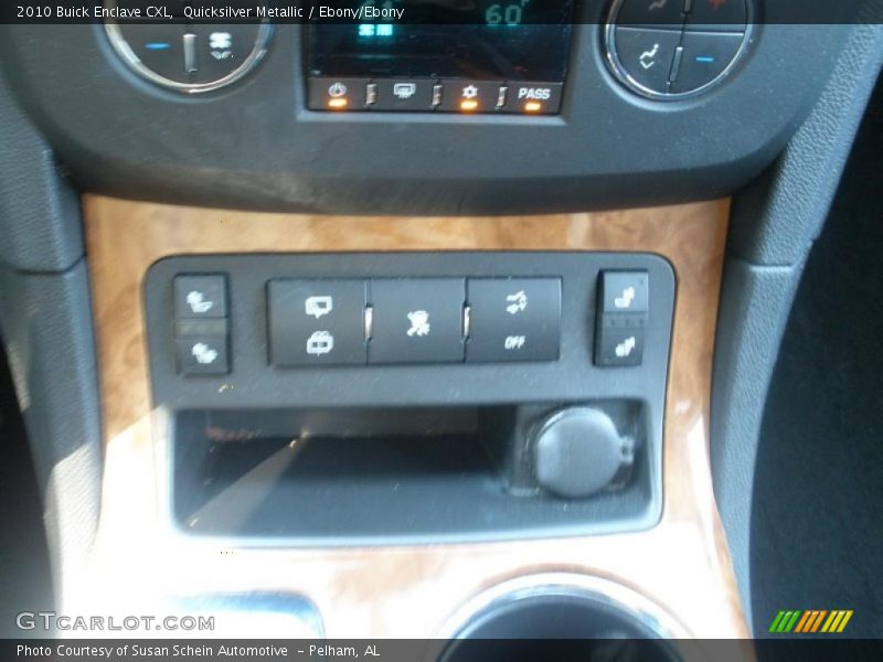 Quicksilver Metallic / Ebony/Ebony 2010 Buick Enclave CXL
