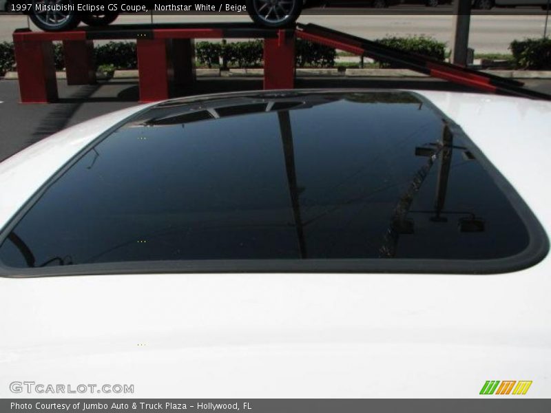 Northstar White / Beige 1997 Mitsubishi Eclipse GS Coupe