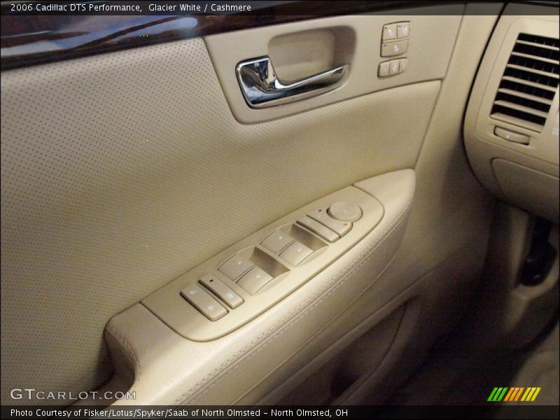 Glacier White / Cashmere 2006 Cadillac DTS Performance