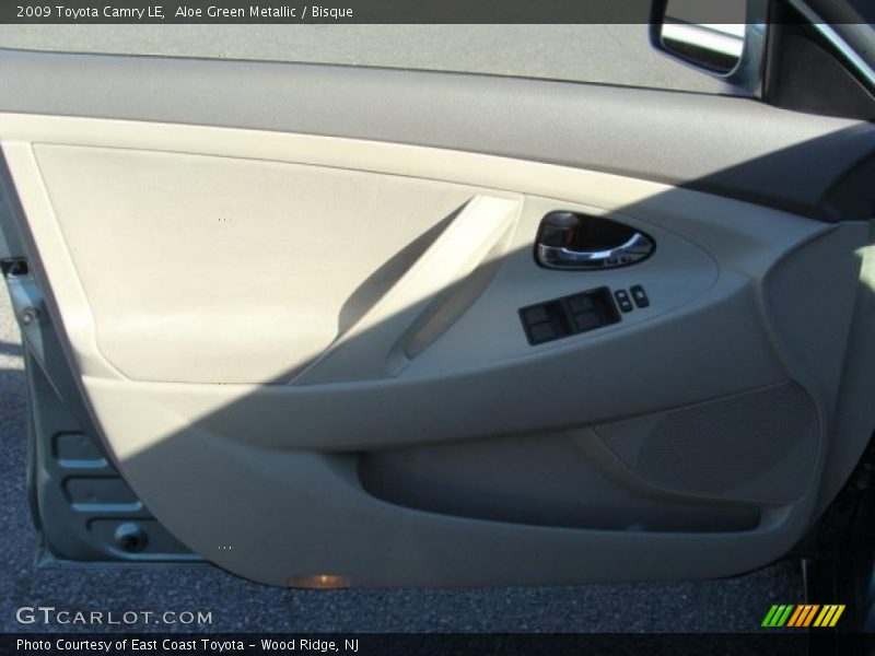 Aloe Green Metallic / Bisque 2009 Toyota Camry LE