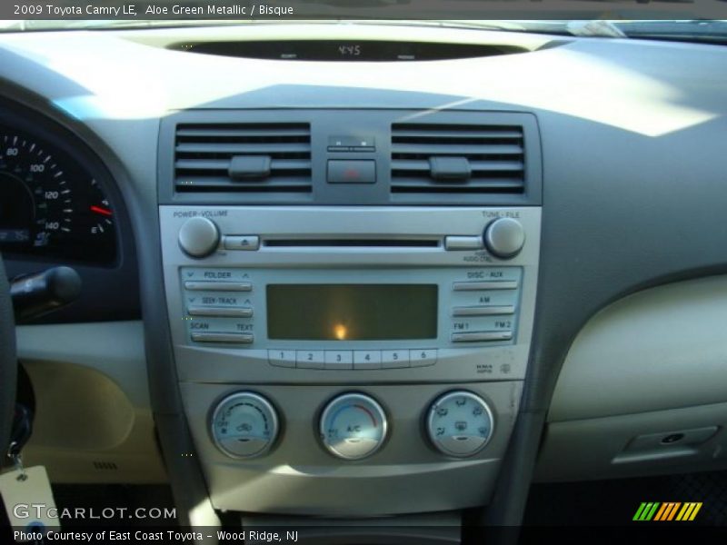 Aloe Green Metallic / Bisque 2009 Toyota Camry LE