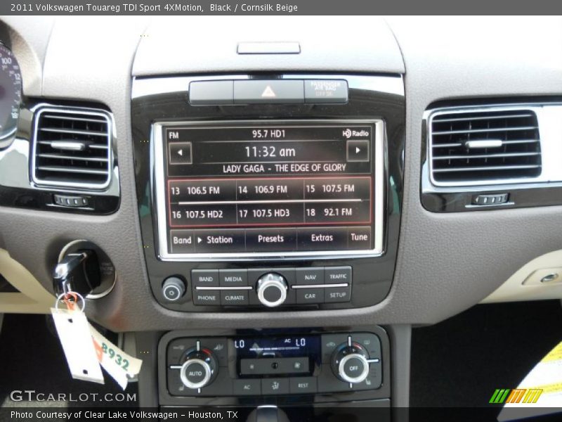 Controls of 2011 Touareg TDI Sport 4XMotion