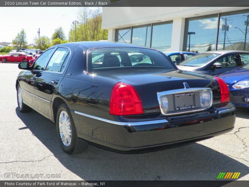 Black / Black 2010 Lincoln Town Car Continental Edition