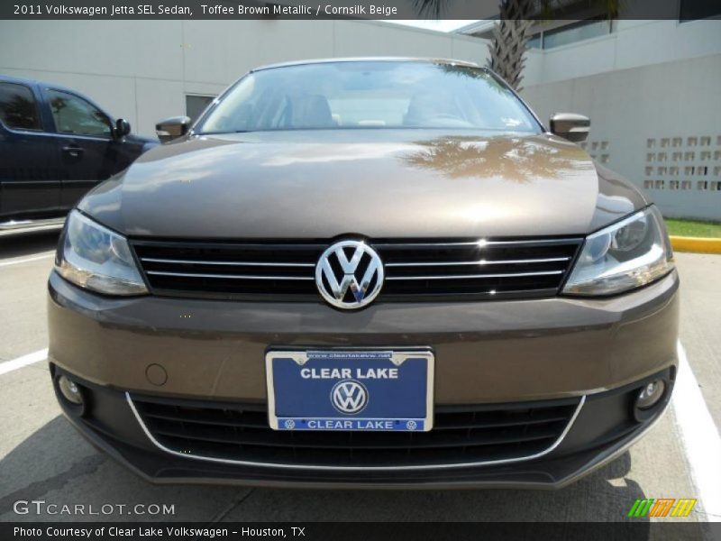 Toffee Brown Metallic / Cornsilk Beige 2011 Volkswagen Jetta SEL Sedan