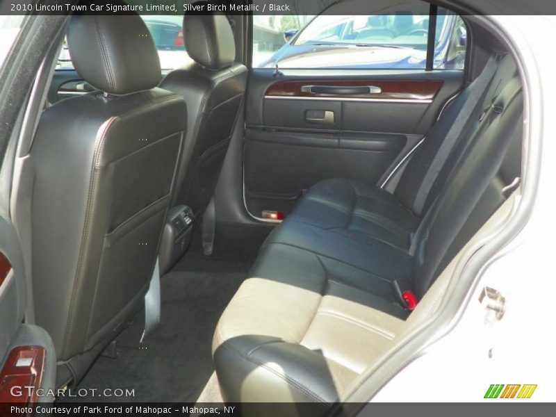  2010 Town Car Signature Limited Black Interior