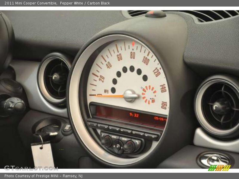Pepper White / Carbon Black 2011 Mini Cooper Convertible