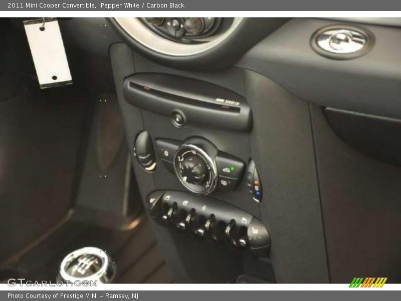 Pepper White / Carbon Black 2011 Mini Cooper Convertible