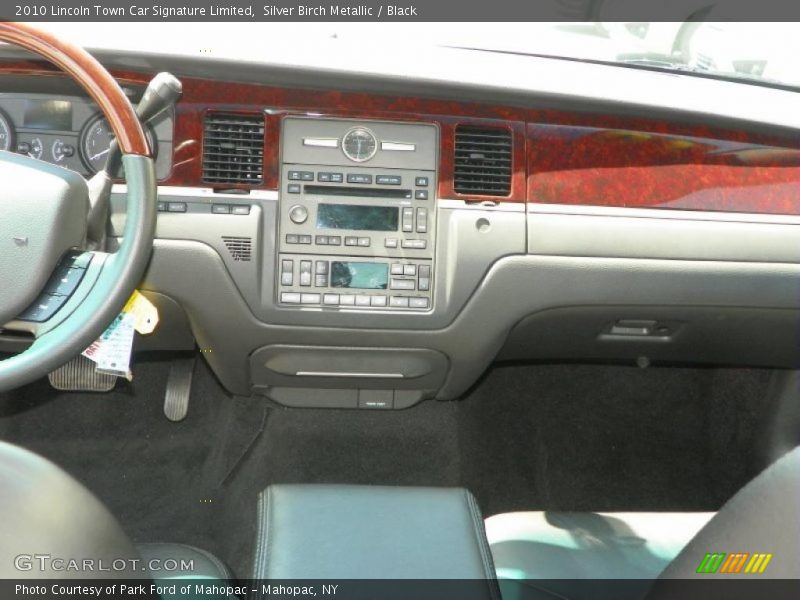 Silver Birch Metallic / Black 2010 Lincoln Town Car Signature Limited