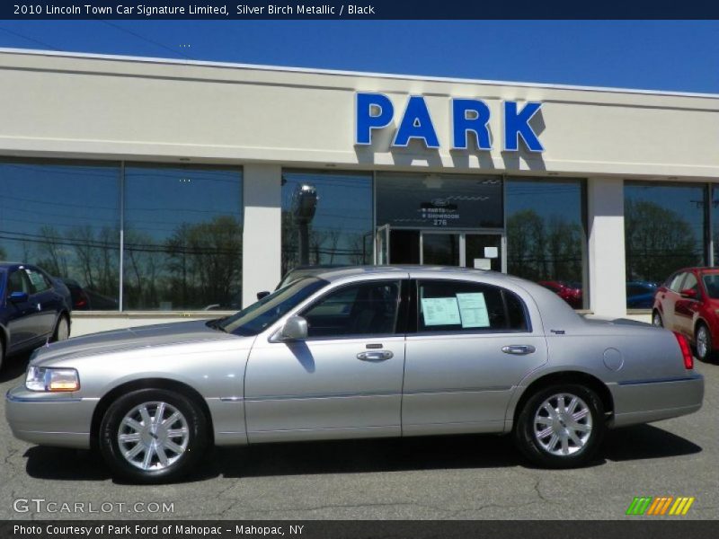 Silver Birch Metallic / Black 2010 Lincoln Town Car Signature Limited