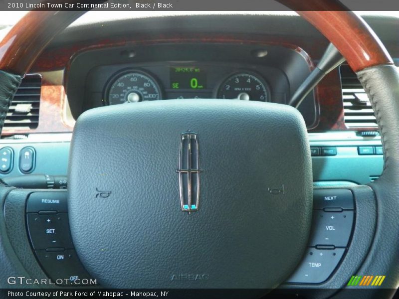 Black / Black 2010 Lincoln Town Car Continental Edition