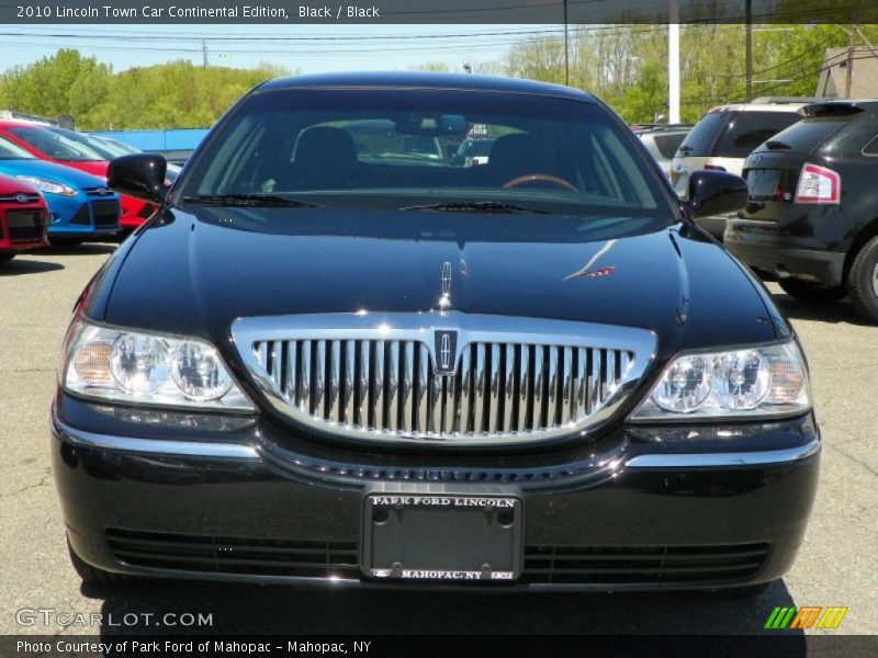 Black / Black 2010 Lincoln Town Car Continental Edition