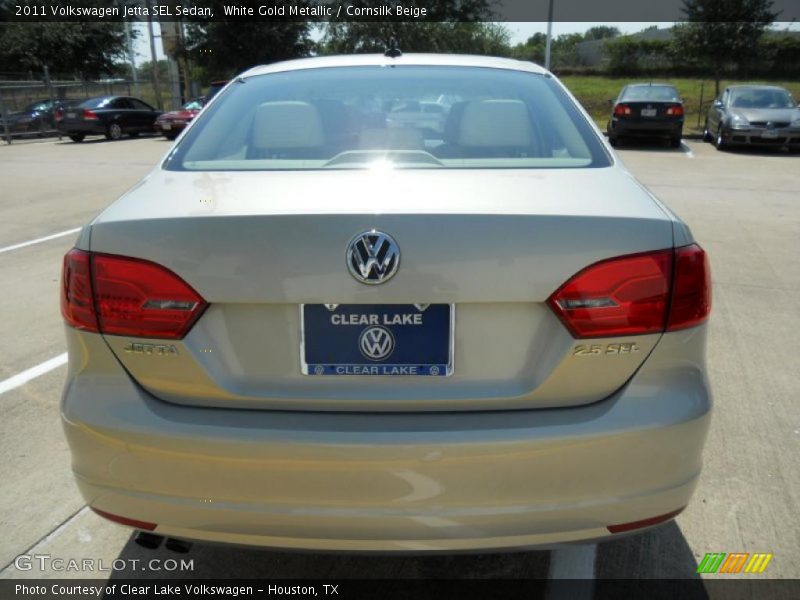 White Gold Metallic / Cornsilk Beige 2011 Volkswagen Jetta SEL Sedan