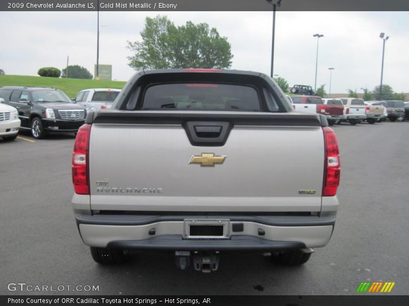 Gold Mist Metallic / Ebony 2009 Chevrolet Avalanche LS