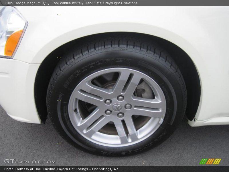 Cool Vanilla White / Dark Slate Gray/Light Graystone 2005 Dodge Magnum R/T