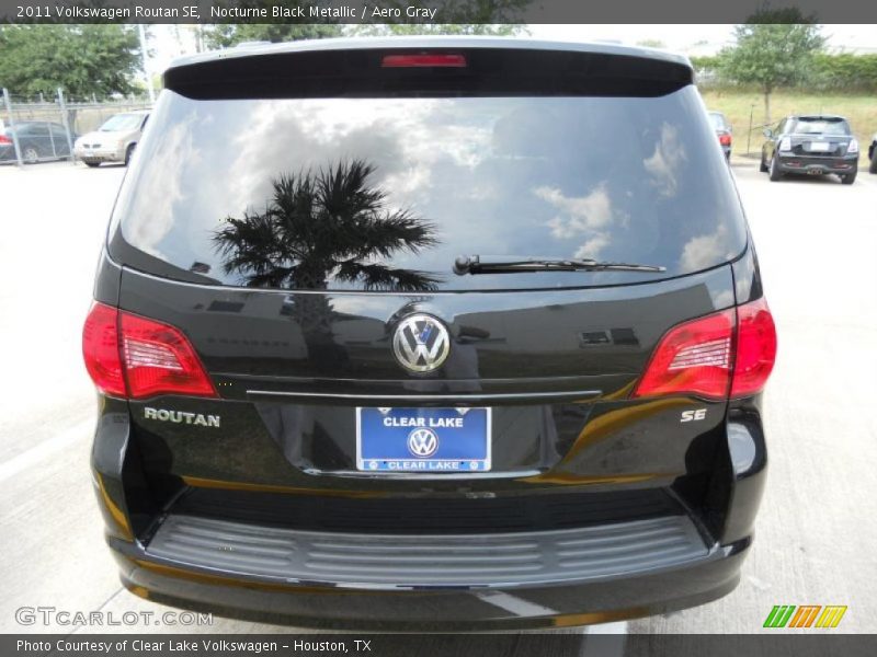 Nocturne Black Metallic / Aero Gray 2011 Volkswagen Routan SE