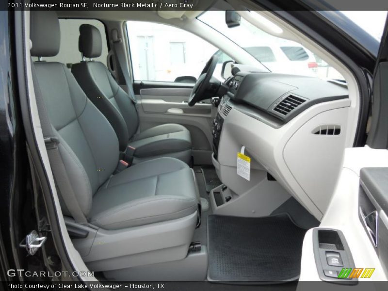 Nocturne Black Metallic / Aero Gray 2011 Volkswagen Routan SE