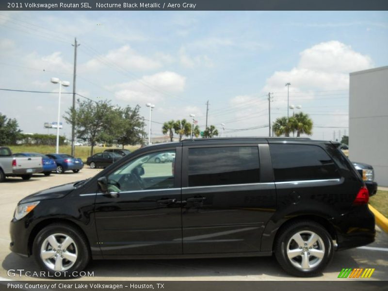 Nocturne Black Metallic / Aero Gray 2011 Volkswagen Routan SEL