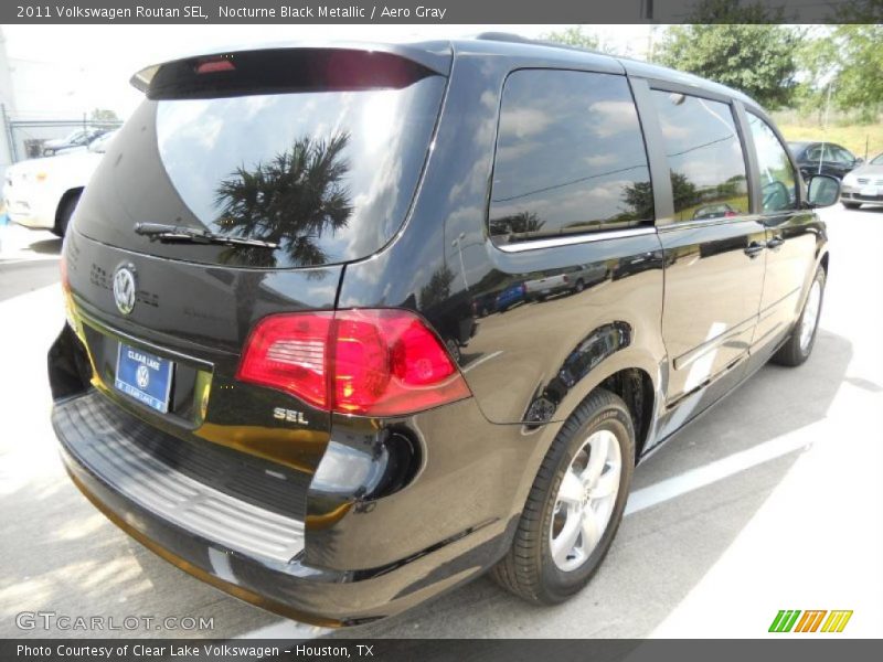 Nocturne Black Metallic / Aero Gray 2011 Volkswagen Routan SEL