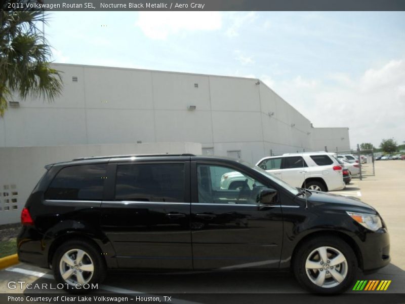 Nocturne Black Metallic / Aero Gray 2011 Volkswagen Routan SEL